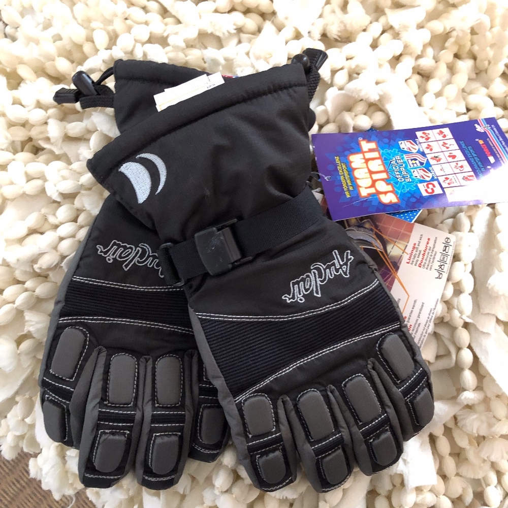 AUCLAIR thermolite gloves /New with tags